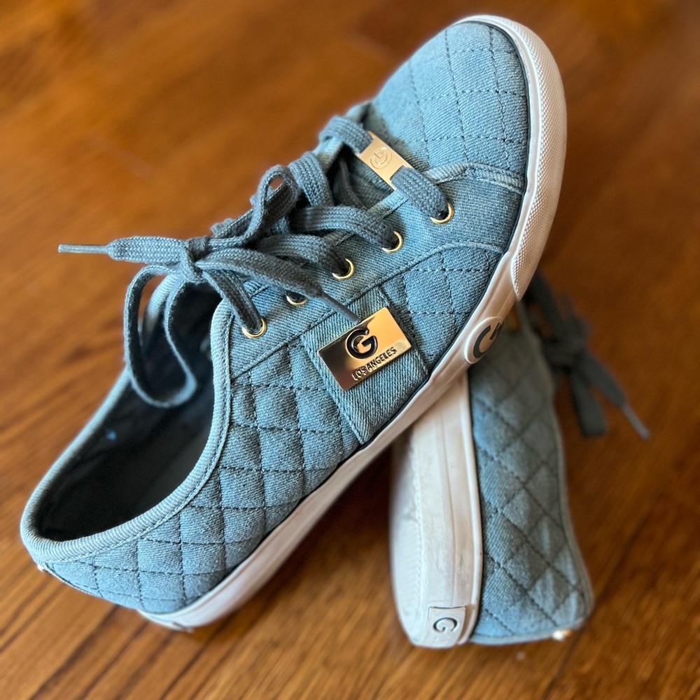 G by Guess Los Angeles Women’s Lacs Up Quilted Sneakers
